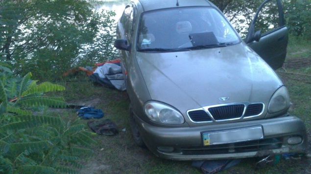 На Киевщине автомобиль раздавил палатку с туристами (фото)