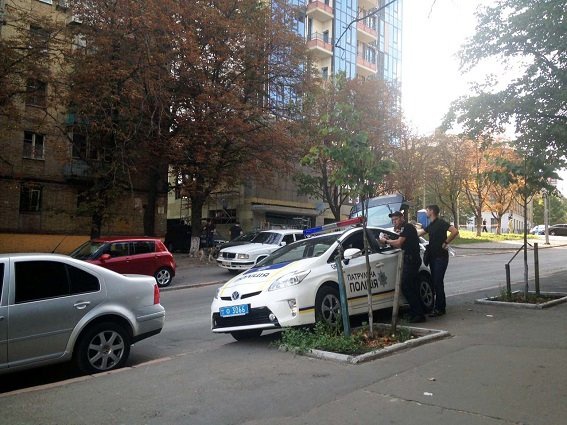 В Киеве с погоней и стрельбой задержали квартирных грабителей (фото, видео)