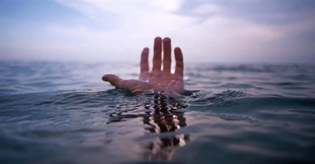 Из киевского озера спасатели опять достали тело мужчины