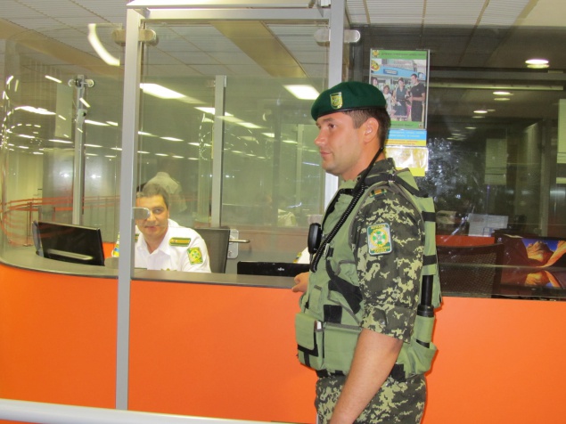 Пограничники в аэропорту “Борисполь” обнаружили россиянку с наркотиками