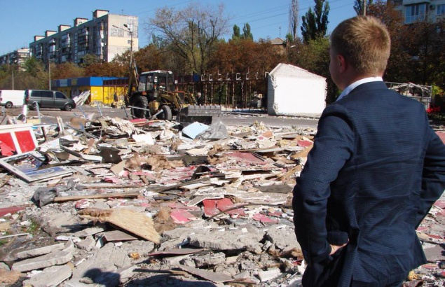 Коммунальщики Киева обещают на Братиславской вместо МАФов сделать парковку