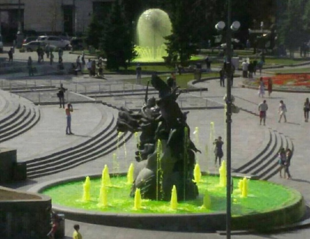 Из-за хулиганов киевский фонтаны могут отключить раньше графика (фото, видео)