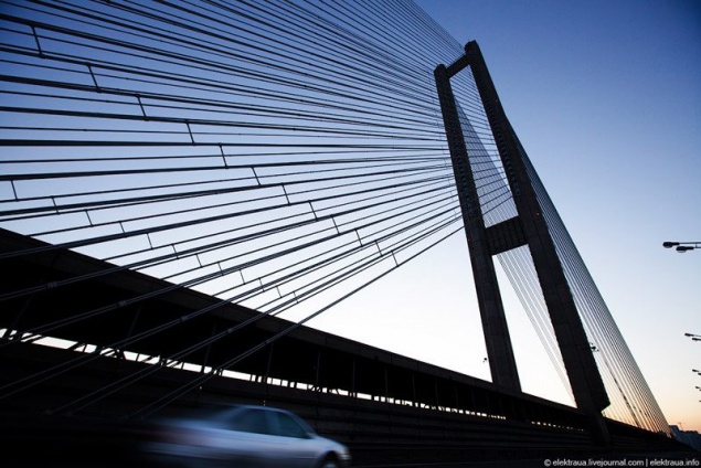 На въезде на Южный мост в столице завтра вероятны пробки (схема объезда)