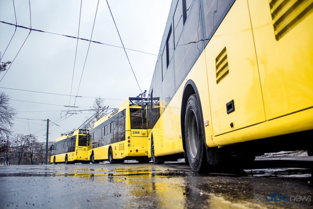“Киевпастранс” планирует запустить троллейбусные маршруты с Левого берега Днепра в центр Киева