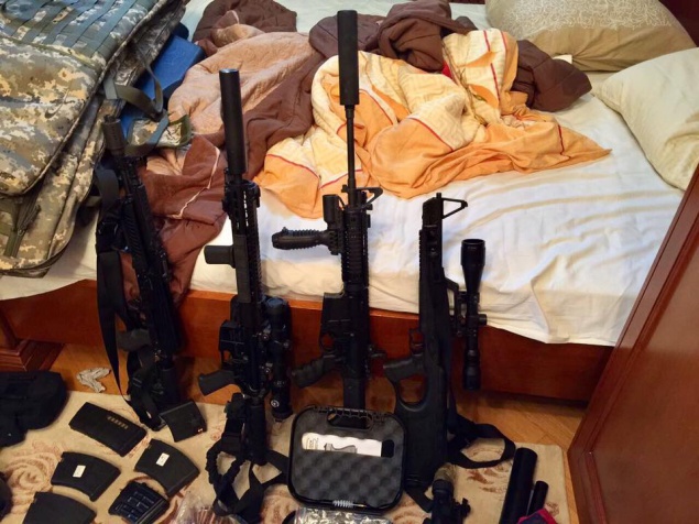 В квартире в центре Киева нашли внушительный арсенал оружия (фото)