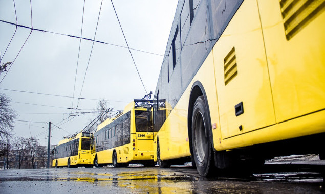 Из-за ярмарок в Киеве изменят движения автобусы и троллейбусы (схемы)