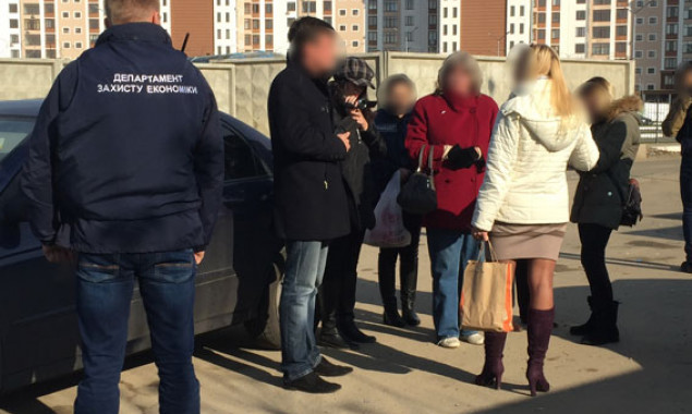 В Киеве задержали преступную группу, которая шантажировала застройщиков (фото, видео)