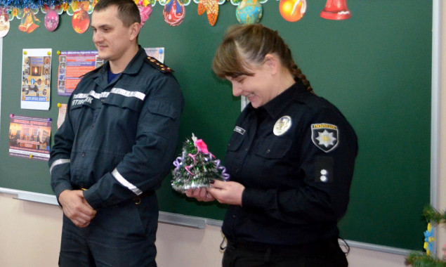 Киеву не хватает школьных офицеров полиции - Пабат