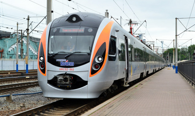 В течение двух месяцев поезд из Харькова будет отправляться в Киев раньше