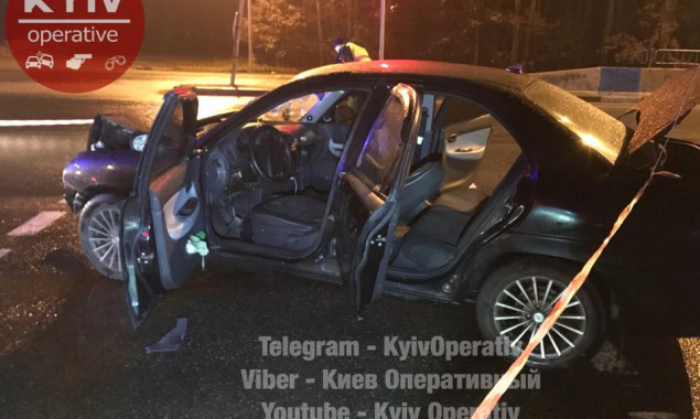 На перекрестке киевских улиц Кольцевой и Газопроводной в аварии пострадало 7 человек (фото, видео)