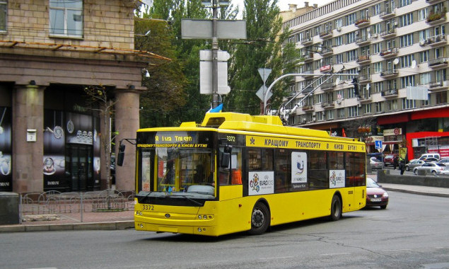 Перенесена остановка двух киевских троллейбусов (схема)