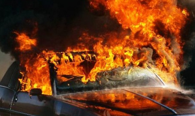 За сутки в Киеве произошло четыре автомобильных пожара