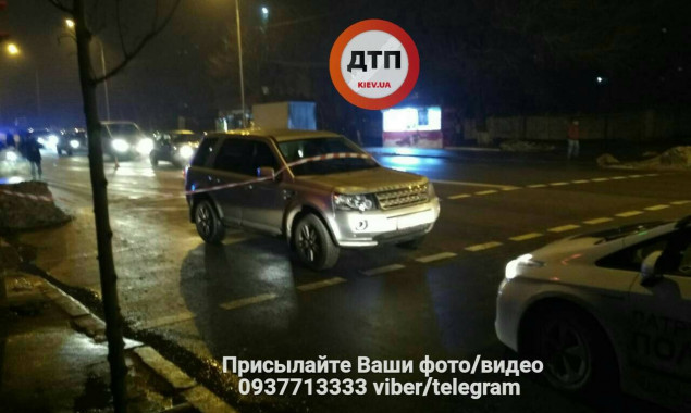 На улице Васильковской в Киеве внедорожник насмерть сбил пешехода (фото)