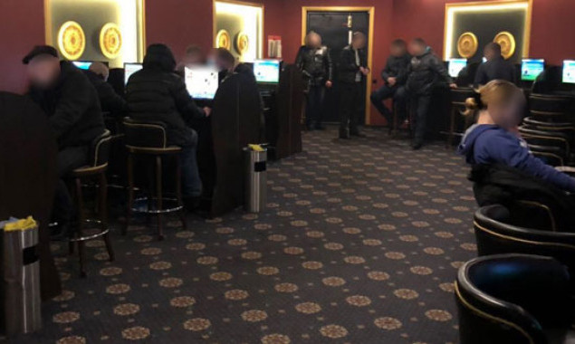 Правоохранители ликвидировали в Киеве 19 казино (фото)