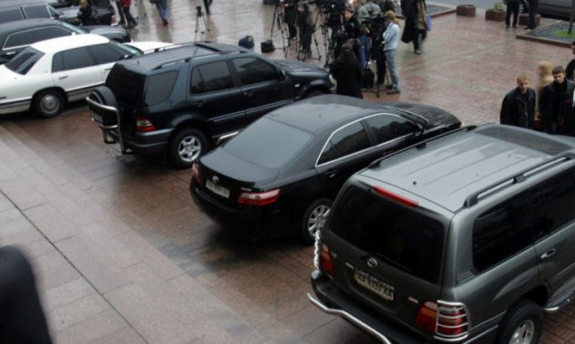 За аренду авто Киевсовет хочет заплатить почти 1,4 миллиона гривен