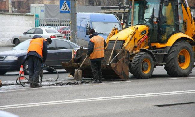 “Киевавтодор“ и ”Киевзеленстрой” возьмутся за восстановление благоустройства в местах аварий на теплосетях