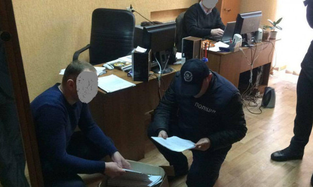 Прокуратура Киевщины задержала чиновника на взятке 100 тыс. долларов
