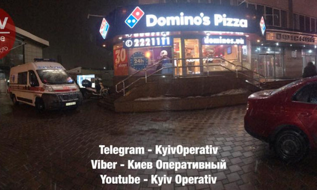 Мужчина умер после укола шприцом в киевской пиццерии