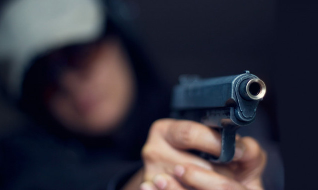 На Киевщине преступник сначала стрелял в полицейских, а потом совершил самоубийство