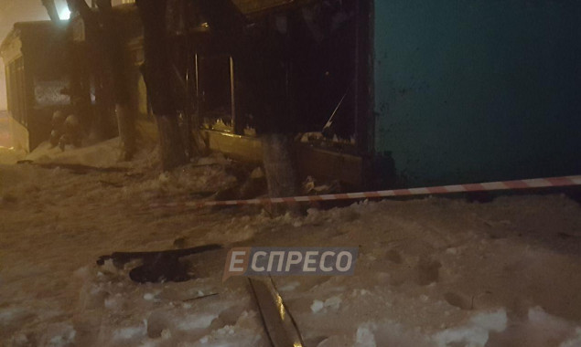 В центре Киева из гранатомета обстреляли ресторан (фото)