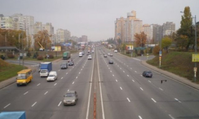 Киевские власти решили расширить проспект Палладина и обустроить там велосипедные дорожки