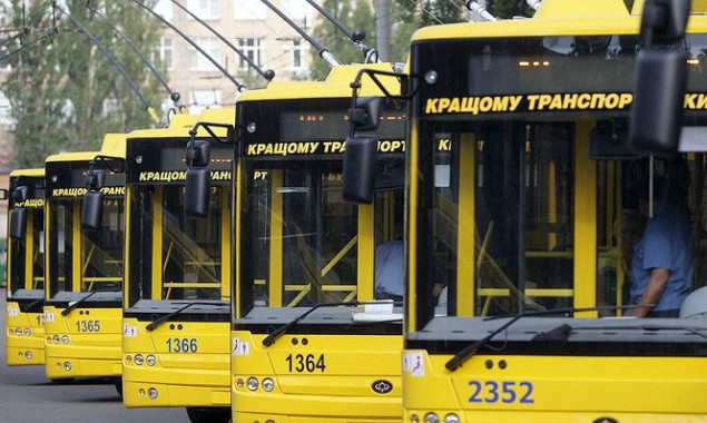 Власти столицы забыли обеспечить жителей улицы Васильковской коммунальным транспортом