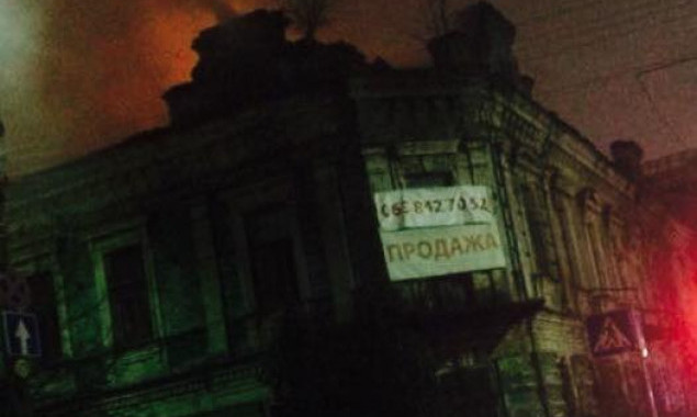 В Киевсовете хотят вернуть киевлянам “погорелые” архитектурные памятники на Подоле и “развалину” на ул. Хмельницкого