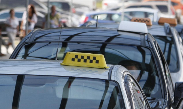 В Киеве за пять лет вдвое сократилось количество выданных лицензий на услуги такси