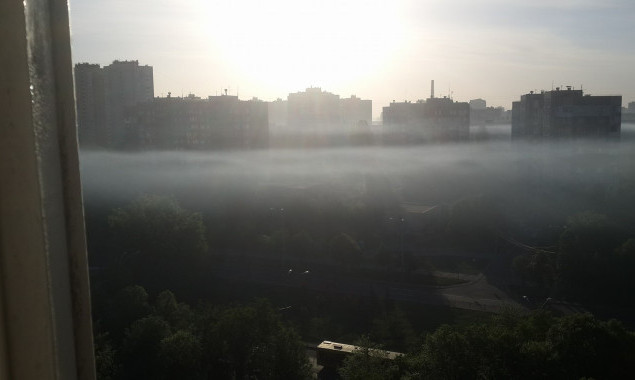 Несколько жилмассивов в Киеве затянуты дымом (фото)