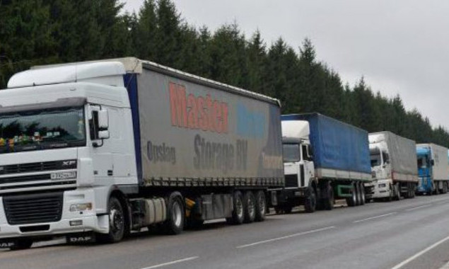 В Киев ограничили въезд грузовиков
