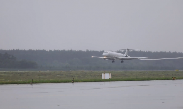 В аэропорту "Борисполь” аварийно приземлился самолет, летевший в Анталию (видео)