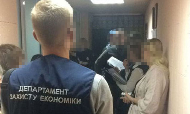 Сотрудница Госпродпотребслужбы на Киевщине задержана за взятку