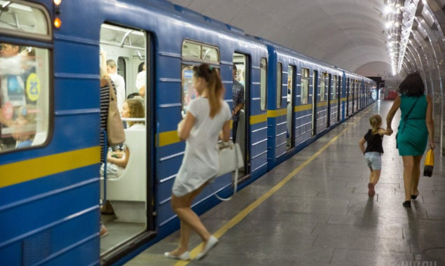 24 августа метрополитен и наземный транспорт Киеве будут работать на 2 часа дольше