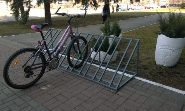 Обещанных еще в прошлом году велопарковок в Киеве до сих пор нет