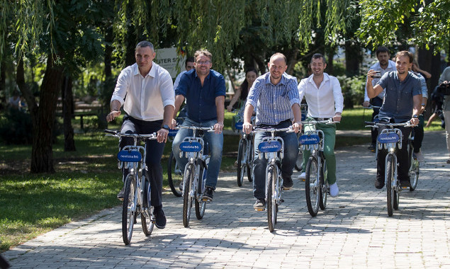 Виталий Кличко презентовал систему велопроката Bike sharing, которая начала работать в Киеве