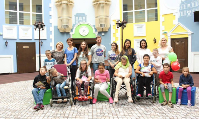 13 воспитанников Киевского центра реабилитации детей с инвалидностью стали учениками общеобразовательных школ