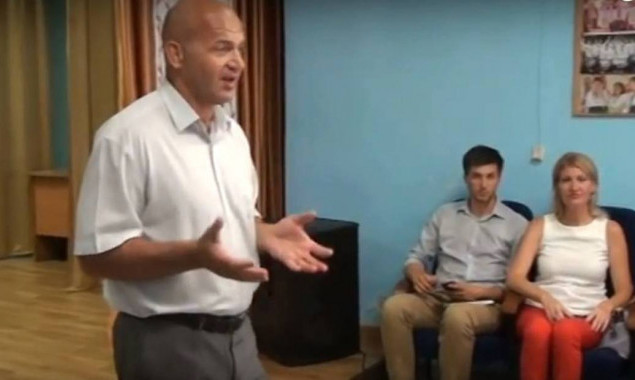 Нардеп Кононенко пообещал построить еще одну спортивную площадку для школьников села Калиновка (видео)
