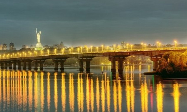 Сегодня ночью в Киеве закроют движение транспорта по мосту Патона