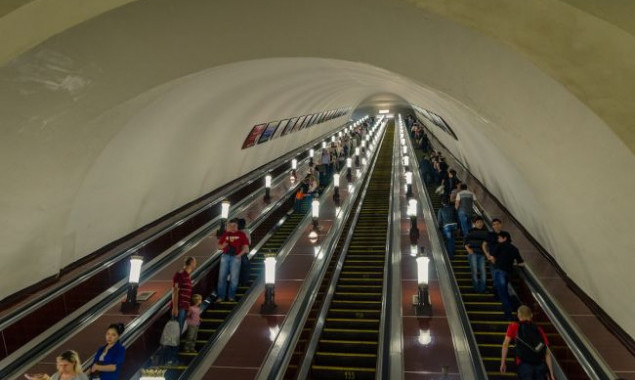 Эскалаторы на станции метро “Арсенальная” в Киеве будут ремонтировать до 2020 года