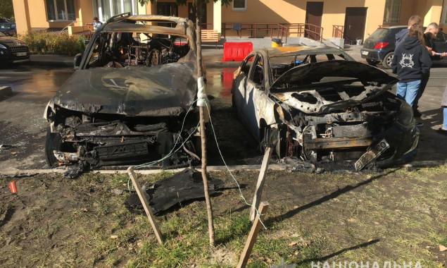 В Коцюбинском из-за поджога пострадали 7 автомобилей (фото, видео)