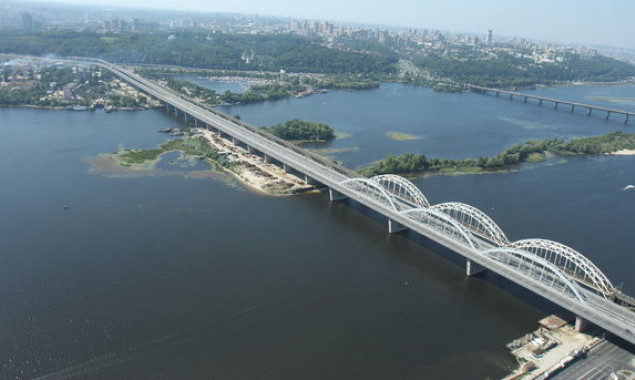 В Киеве перекрыт один из мостов