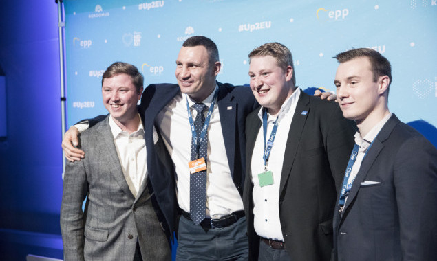 Кличко присоединился к съезду ЕНП в Хельсинки, где обсудил ключевые вызовы, стоящие перед Европой