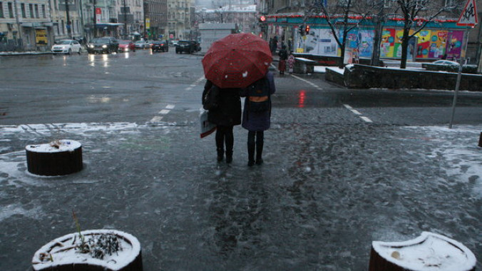 Столичные власти предупредили киевлян об ожидаемом гололеде и мокром снеге во второй половине воскресенья