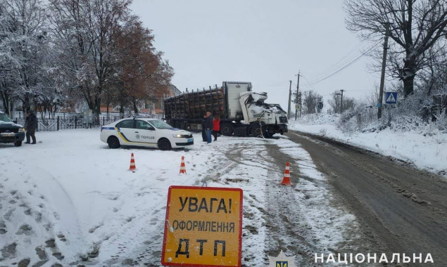 За сутки на Киевщине произошло 104 ДТП: есть погибший и пострадавшие