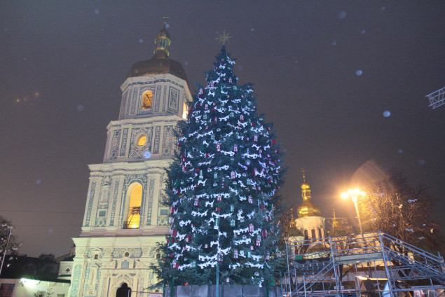 Организаторы новогодне-рождественских торжеств в центре Киева ожидают в этом году около 4 млн посетителей