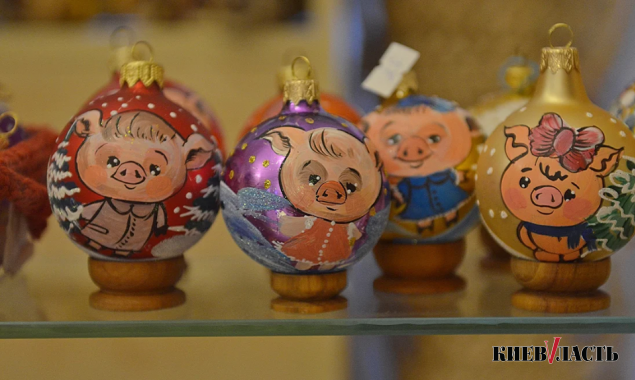 В Киеве проходит VIII Праздник Новогодней Игрушки