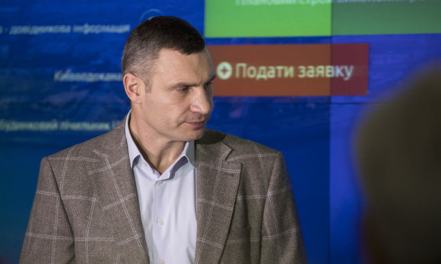 Кличко: киевские депутаты обязаны расторгнуть договор со скандальным застройщиком на Осокорках