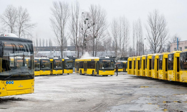 В понедельник ряд маршрутов общественного транспорта Киева изменят свои привычные направления (схемы)