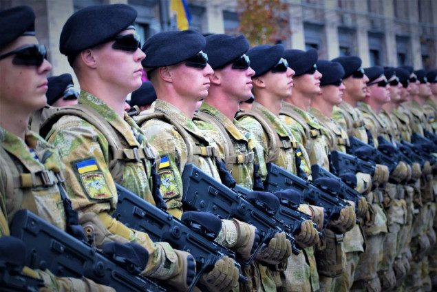 Предложения о контрактной военной службе не пользуются популярностью в Киевском центре занятости