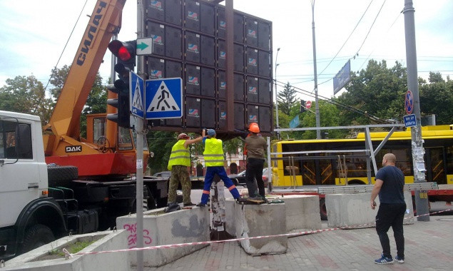 В течение 2018 года в Киеве демонтировали почти 17 тысяч рекламных конструкций, - КГГА